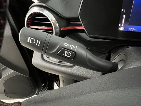 Used 2024 Chevrolet Trax RS w/ Driver Confidence Package image 35