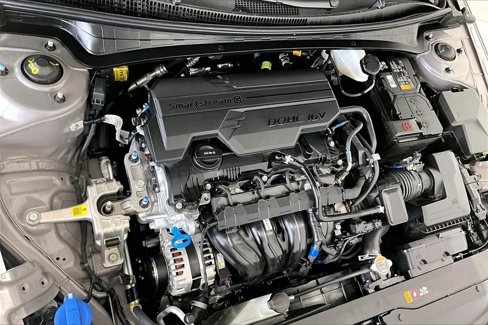 Certified 2025 Hyundai Elantra SE image 32