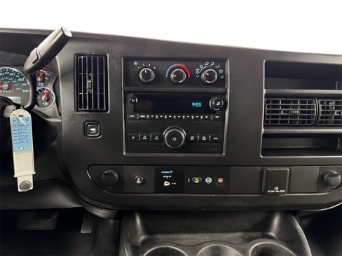 Used 2018 GMC Savana 2500 Extended w/ Driver Convenience Package image 23
