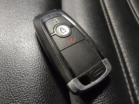 Used 2020 Ford Edge SEL image 32