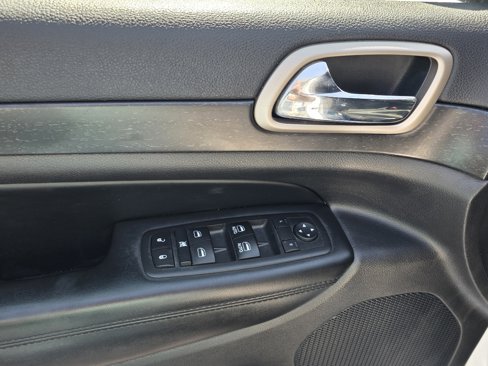 Used 2017 Jeep Grand Cherokee Laredo image 13