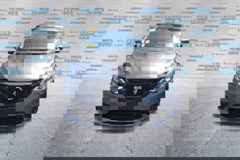 Used 2016 Nissan Sentra SV image 2