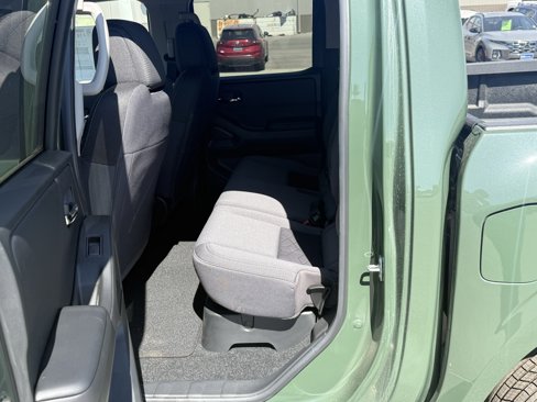 New 2025 Nissan Frontier SV w/ Tailgate Accent Package image 33
