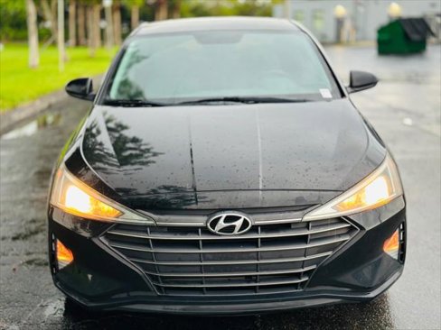Used 2019 Hyundai Elantra SE image 3