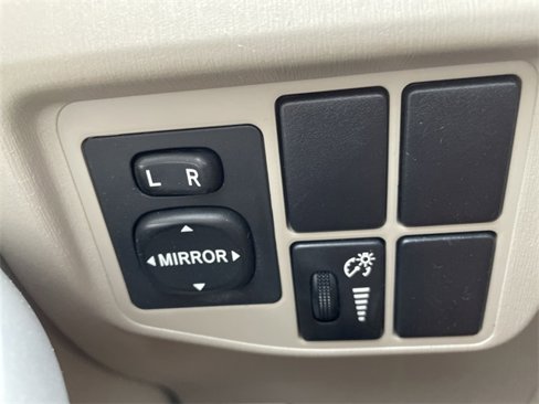 Used 2011 Toyota Prius Five image 24