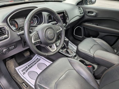 Used 2017 Jeep Compass Limited w/ Navigation Group image 4