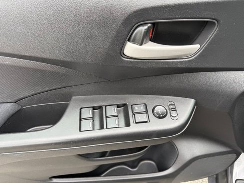 Used 2015 Honda CR-V LX image 17