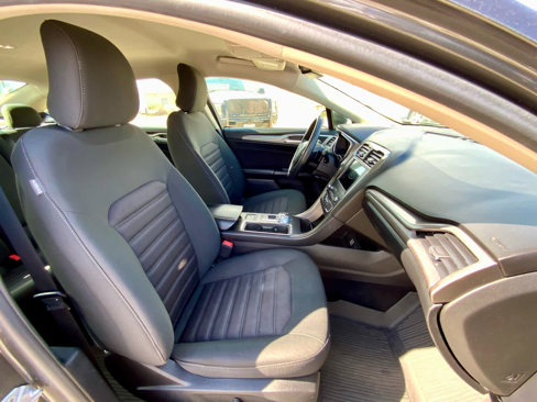 Used 2019 Ford Fusion SE image 26