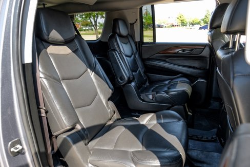 Used 2019 Cadillac Escalade ESV Luxury image 32