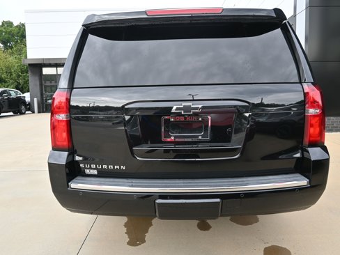 Used 2016 Chevrolet Suburban LTZ image 6