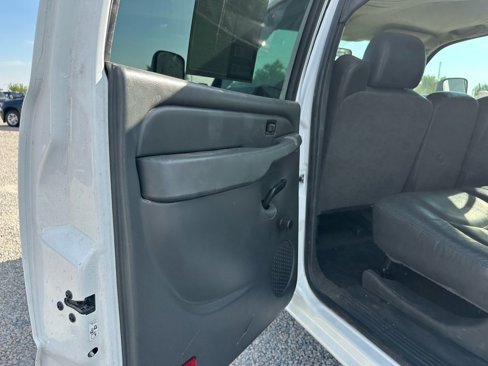 Used 2004 GMC Sierra 2500 SLE w/ Heavy-Duty Power Package image 27