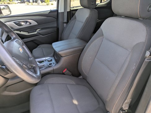 Used 2021 Chevrolet Traverse LS image 27