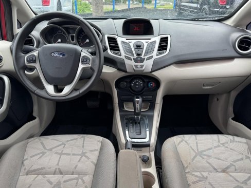 Used 2013 Ford Fiesta SE image 11