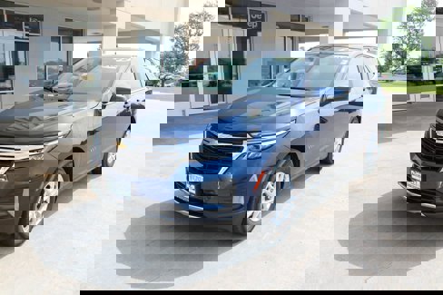 Used 2022 Chevrolet Equinox LT image 2