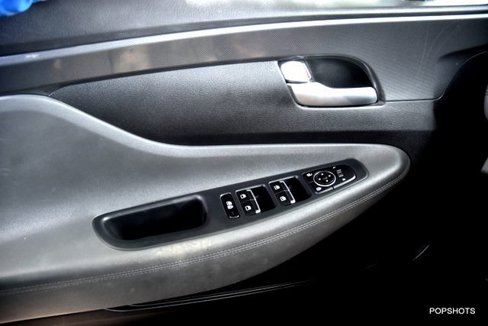 Used 2021 Hyundai Santa Fe SEL w/ Convenience Package image 7