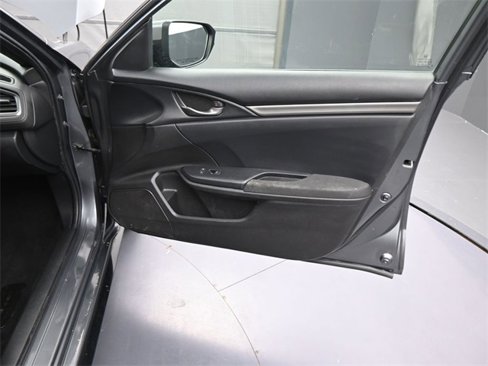 Used 2018 Honda Civic Sport image 11
