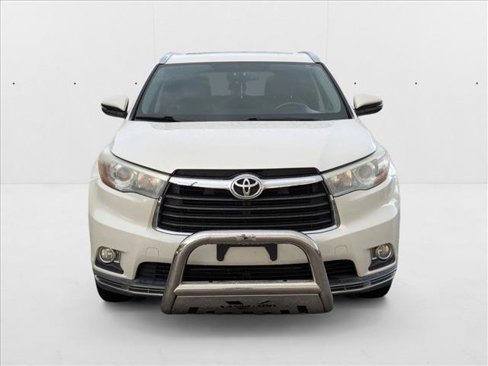 Used 2016 Toyota Highlander XLE image 2