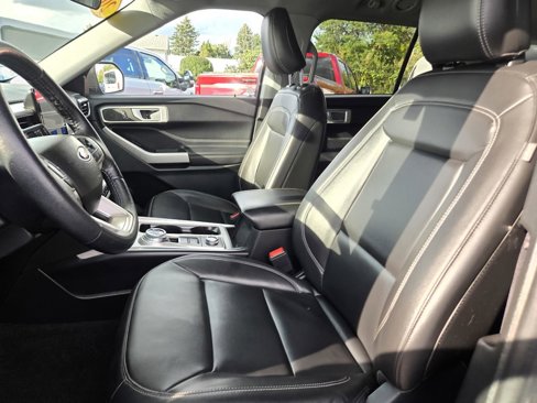 Used 2023 Ford Explorer XLT w/ Equipment Group 202A image 23