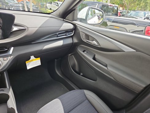 New 2025 Buick Envista Preferred image 11