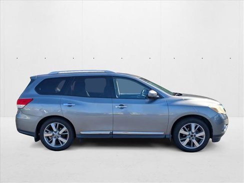 Used 2015 Nissan Pathfinder Platinum image 4
