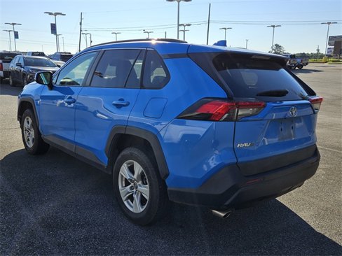 Used 2020 Toyota RAV4 XLE w/ Convenience Package image 5