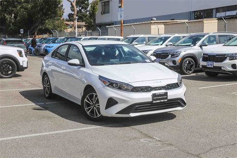 Certified 2023 Kia Forte LXS w/ LXS Technology Package image 2