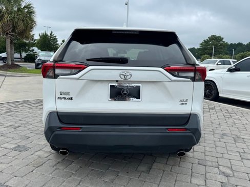 Used 2020 Toyota RAV4 XLE image 9