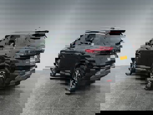 Used 2023 Nissan Rogue SV image 3