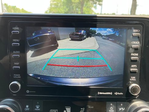 Used 2020 Toyota Highlander XLE image 8