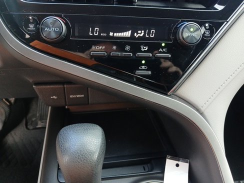 Used 2022 Toyota Camry LE image 45