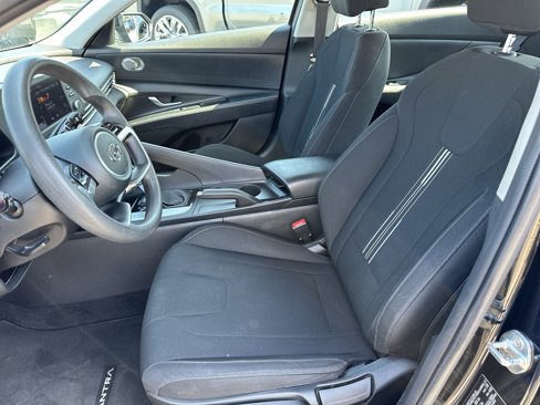 Used 2021 Hyundai Elantra SEL image 9