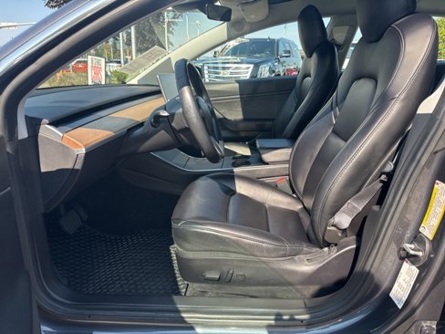Used 2018 Tesla Model 3 Mid Range image 14