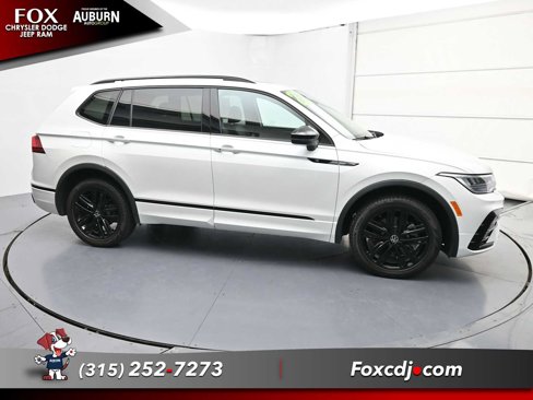 Used 2022 Volkswagen Tiguan SE R-Line image 15