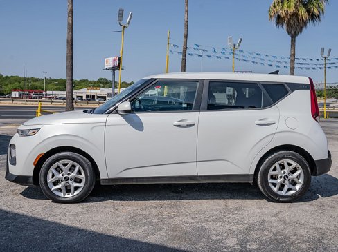 Used 2021 Kia Soul S image 8