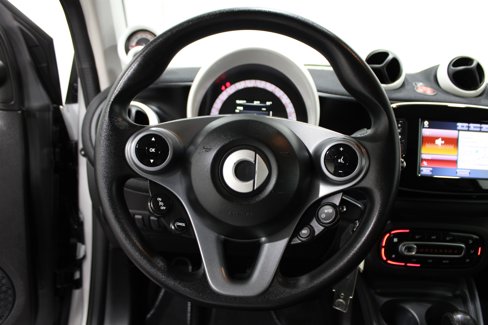 Used 2016 smart fortwo pure image 9