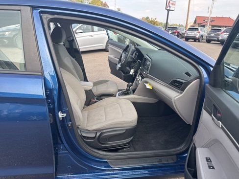 Used 2020 Hyundai Elantra SE image 12