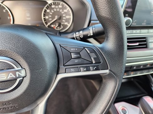 Used 2024 Nissan Altima 2.5 SV image 18