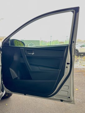 Used 2017 Toyota Corolla SE image 11