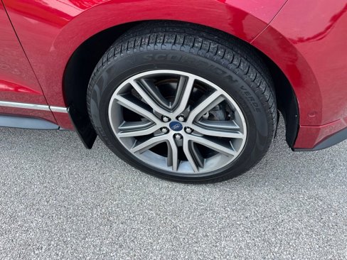 Used 2019 Ford Edge Titanium image 38
