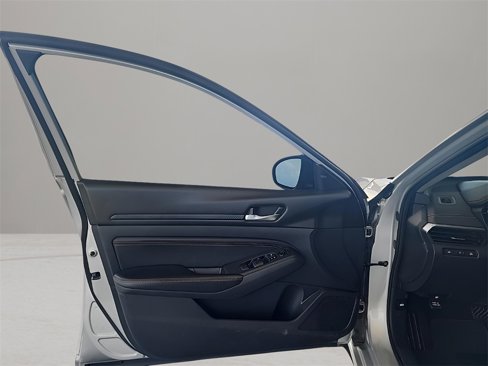 Used 2020 Nissan Altima 2.5 SR image 22
