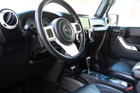 Used 2014 Jeep Wrangler Sahara image 13
