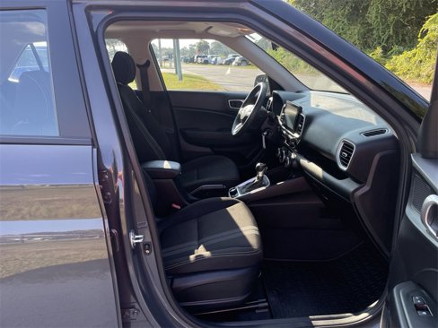 Used 2023 Hyundai Venue SEL image 24