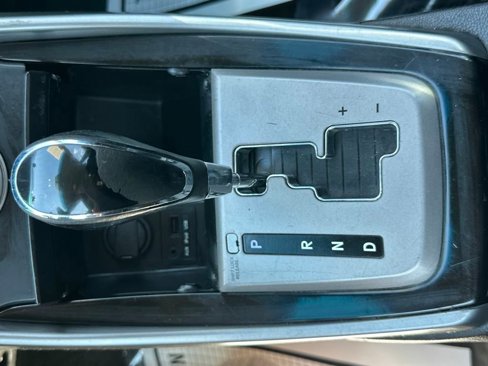 Used 2013 Hyundai Elantra Limited image 24