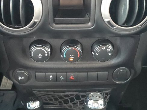 Used 2017 Jeep Wrangler Unlimited Sport w/ Connectivity Group image 27