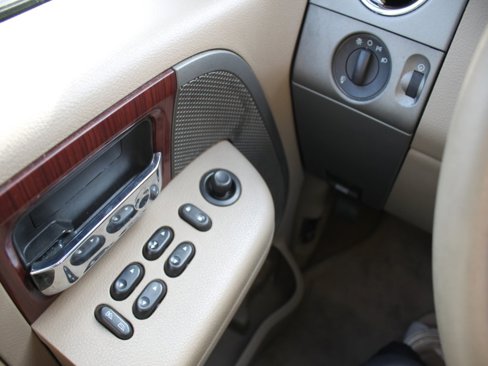 Used 2007 Ford F150 Lariat image 12
