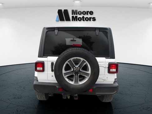 Used 2018 Jeep Wrangler Unlimited Sahara image 4