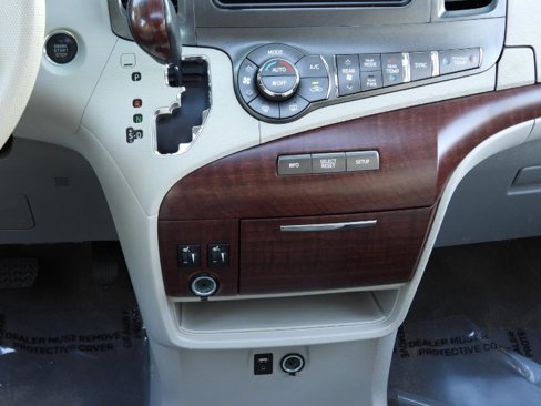 Used 2014 Toyota Sienna XLE image 35