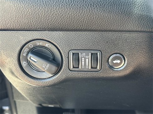 Used 2022 Dodge Challenger GT image 16