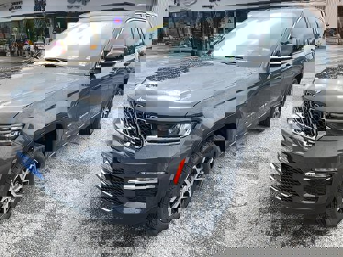 New 2025 Jeep Grand Cherokee Limited w/ Trailer Tow Package image 1