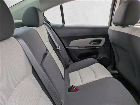 Used 2014 Chevrolet Cruze LS image 17